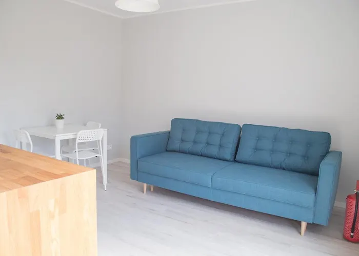 Przystanek * Drzewina